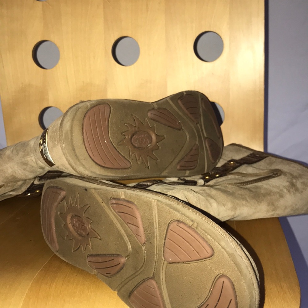 Tan Uggs - image 5